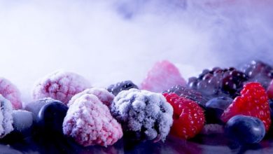 Photo of Рецепты с замороженными ягодами: соус кули к мясу, малиновое масло и вкусный коктейль